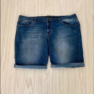 Jessica Simpson Denim Bermuda Shorts 22W